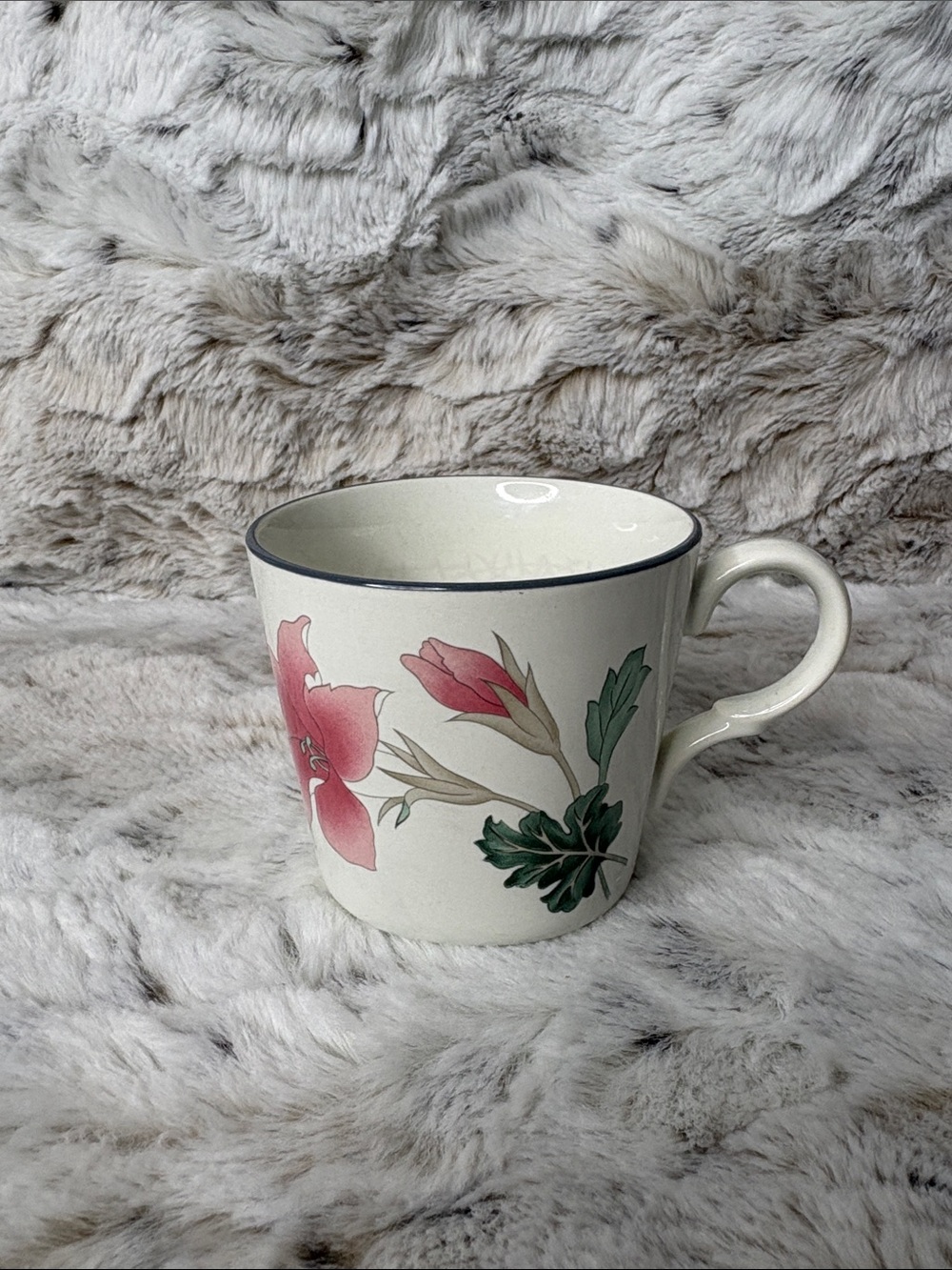 Floral Ceramic Mug in Pink and Green - Gibson “ Natalie “
